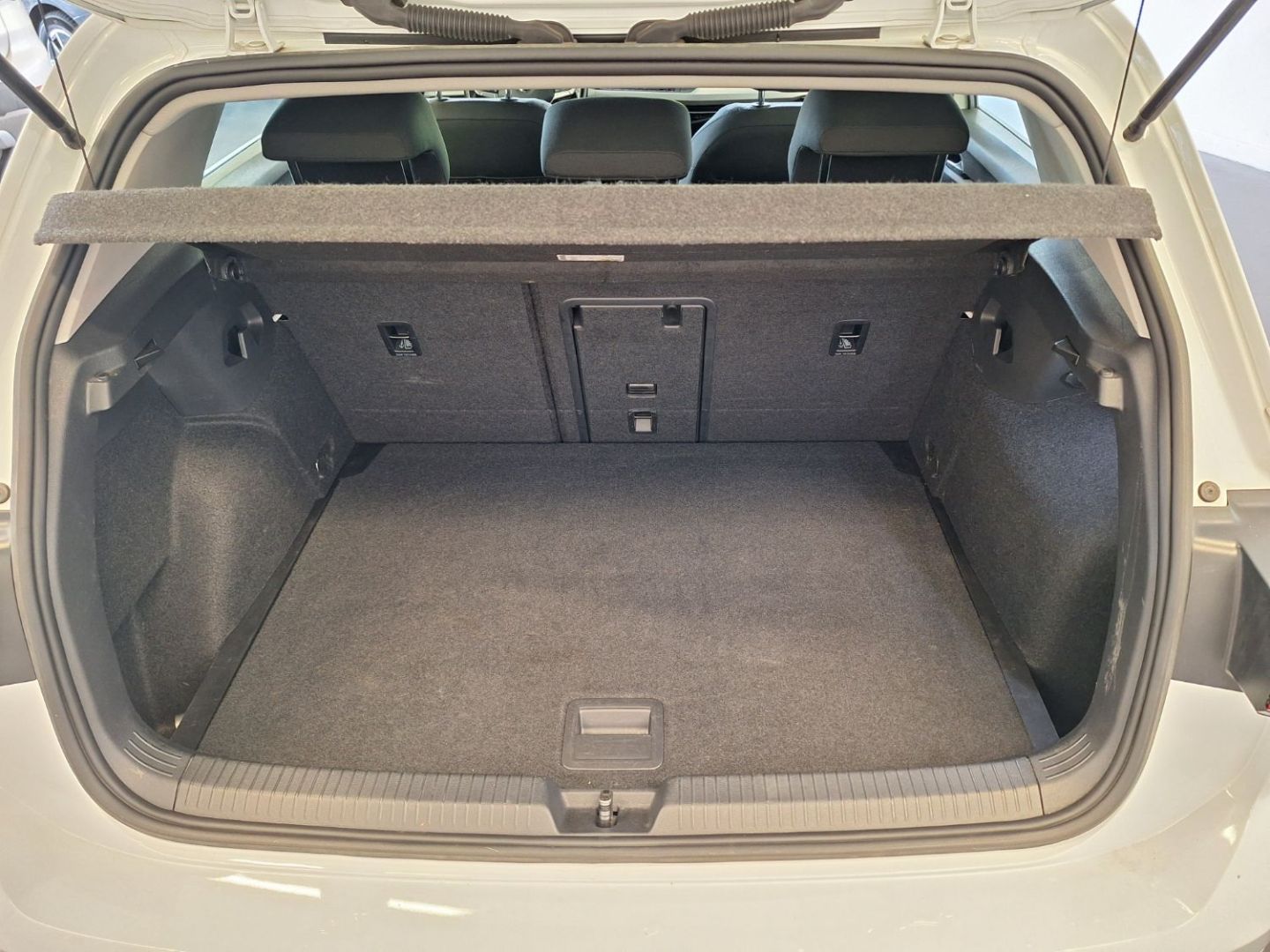 VOLKSWAGEN GOLF 8 - 2.0 TDI SCR 150 DSG7 Life Business