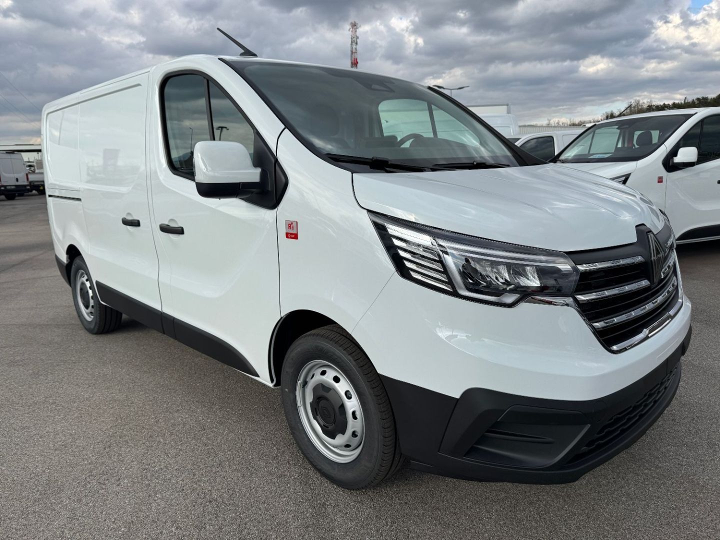 RENAULT TRAFIC FOURGON - L1H1 3T BLUE DCI 150 AUTO BVA9 RED EDITION