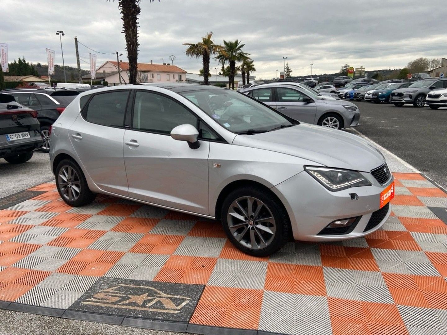 SEAT IBIZA - 1.2 TSI 85 I TECH PLUS 5P