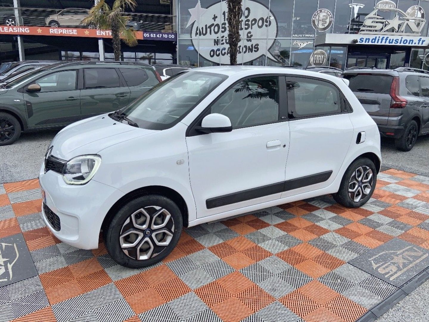 RENAULT TWINGO - E-TECH ELECTRIQUE ZEN R80 Ecran Clim Auto