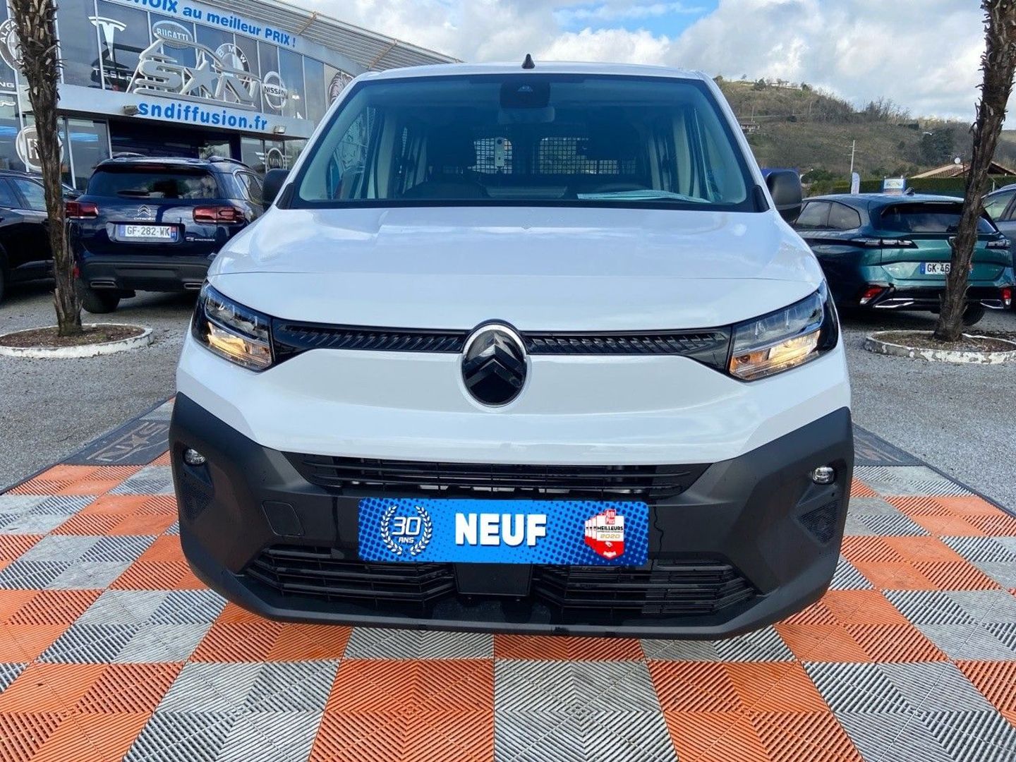 CITROEN BERLINGO - NEW BLUEHDI 100 BV6 YOU PACK CONFORT ECRAN 10" 2 PORTES LAT N-1 (2024)