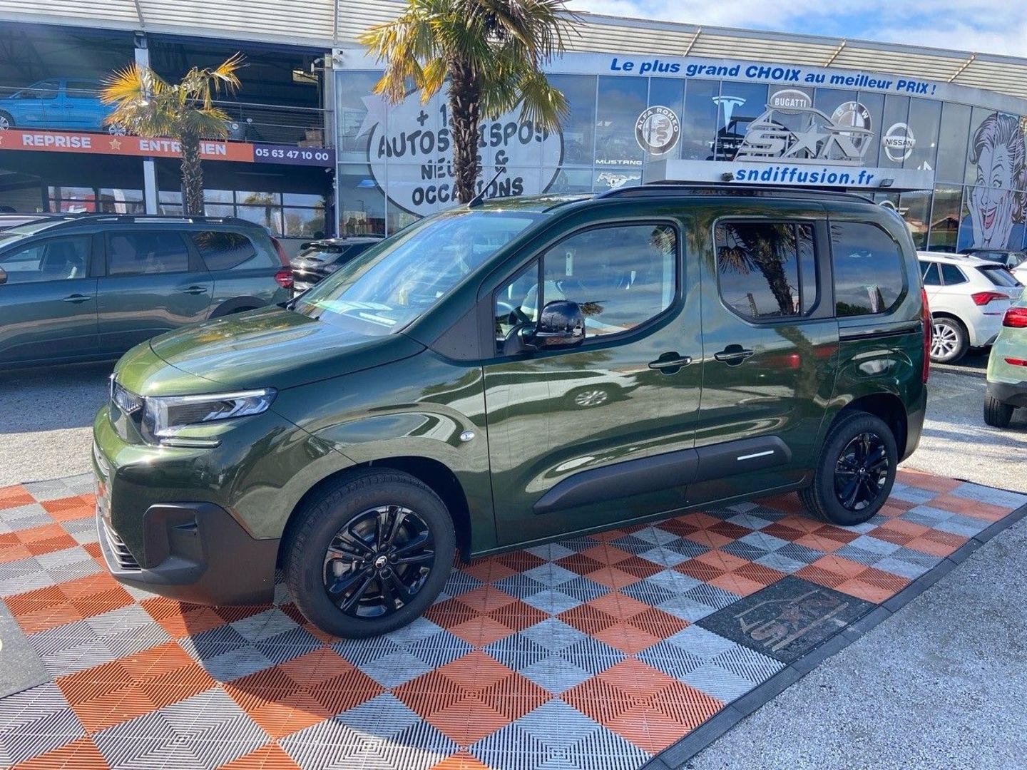 CITROEN BERLINGO - NEW BLUEHDI 100 BV6 PLUS PACK STYLE JA 16" VITRES AR SURT. (2024)
