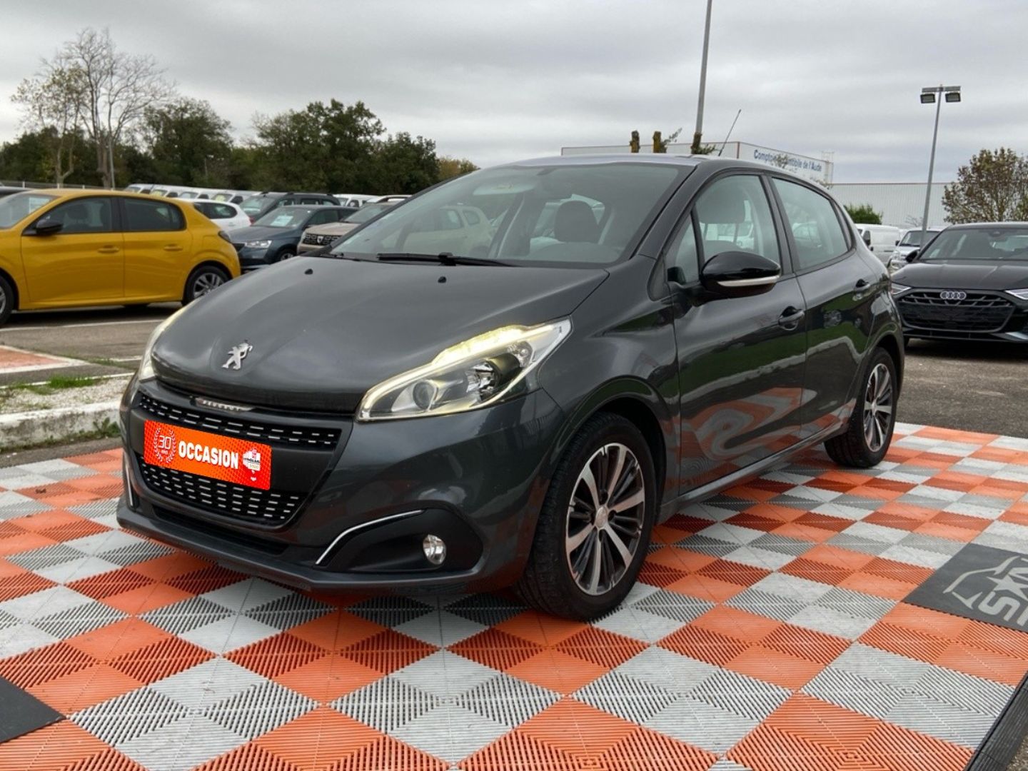 PEUGEOT 208 - 1.2 PURETECH 82 ALLURE TOIT PANORAMIQUE (2017)