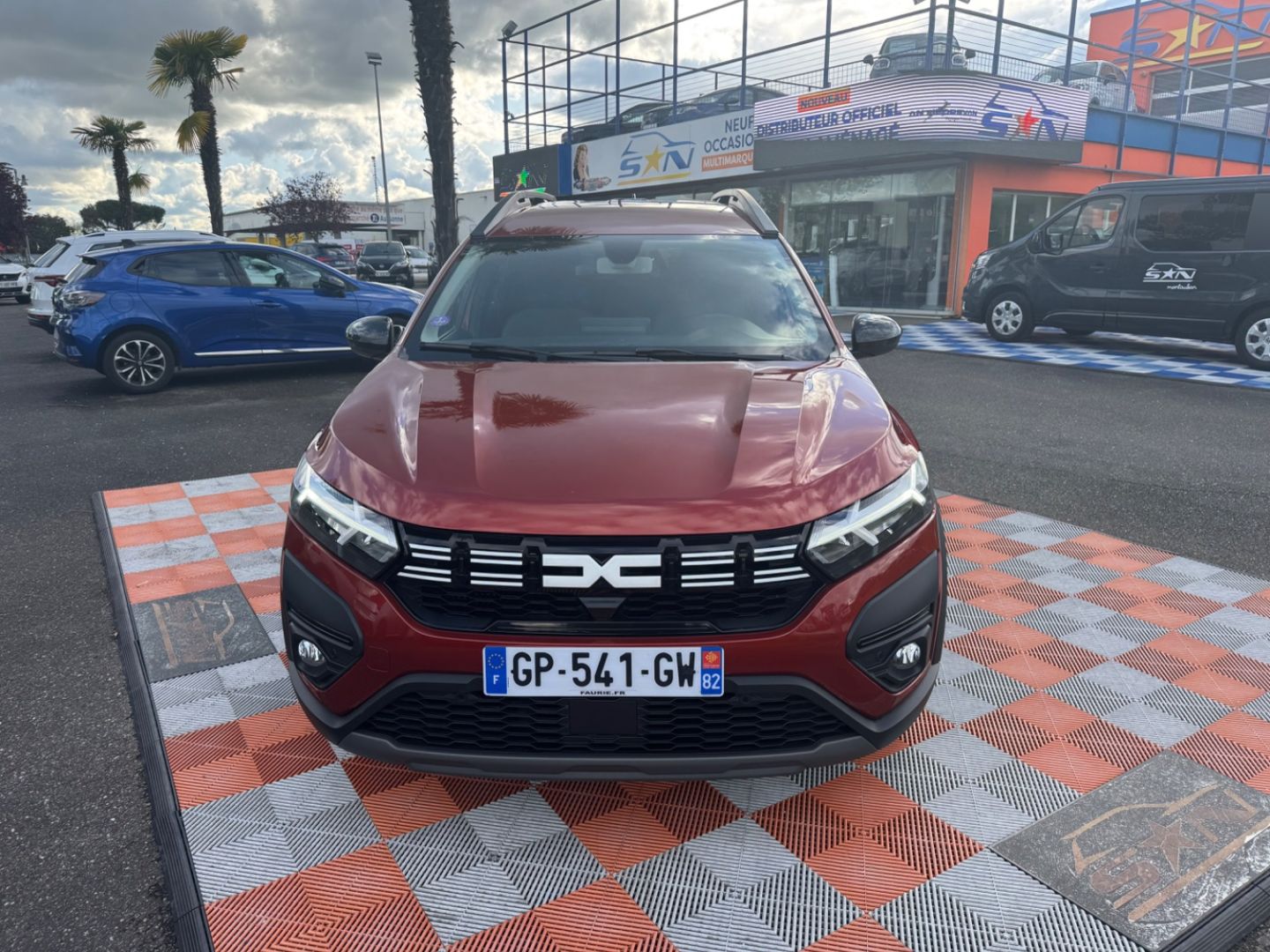 DACIA JOGGER - ECO-G 100 BV6 EXTREME + GPS CAMÉRA ATTELAGE 1°MAIN (2023)