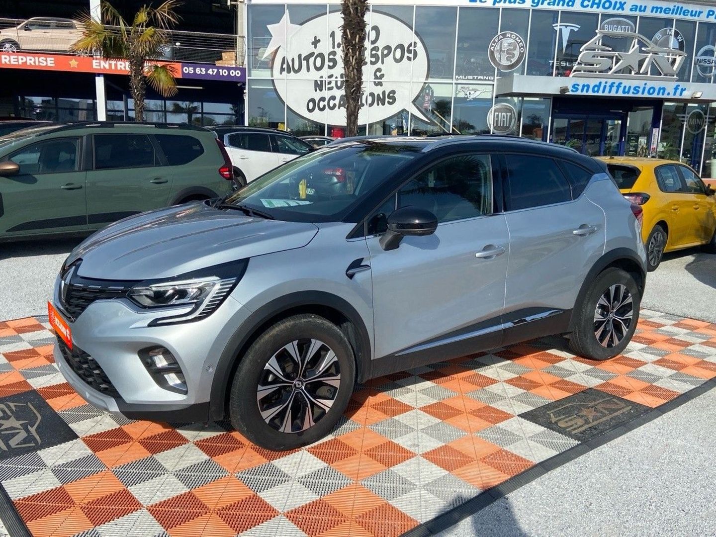 RENAULT CAPTUR - TCe 90 BV6 TECHNO GPS 9.3" Caméra 360° Barres de Toit
