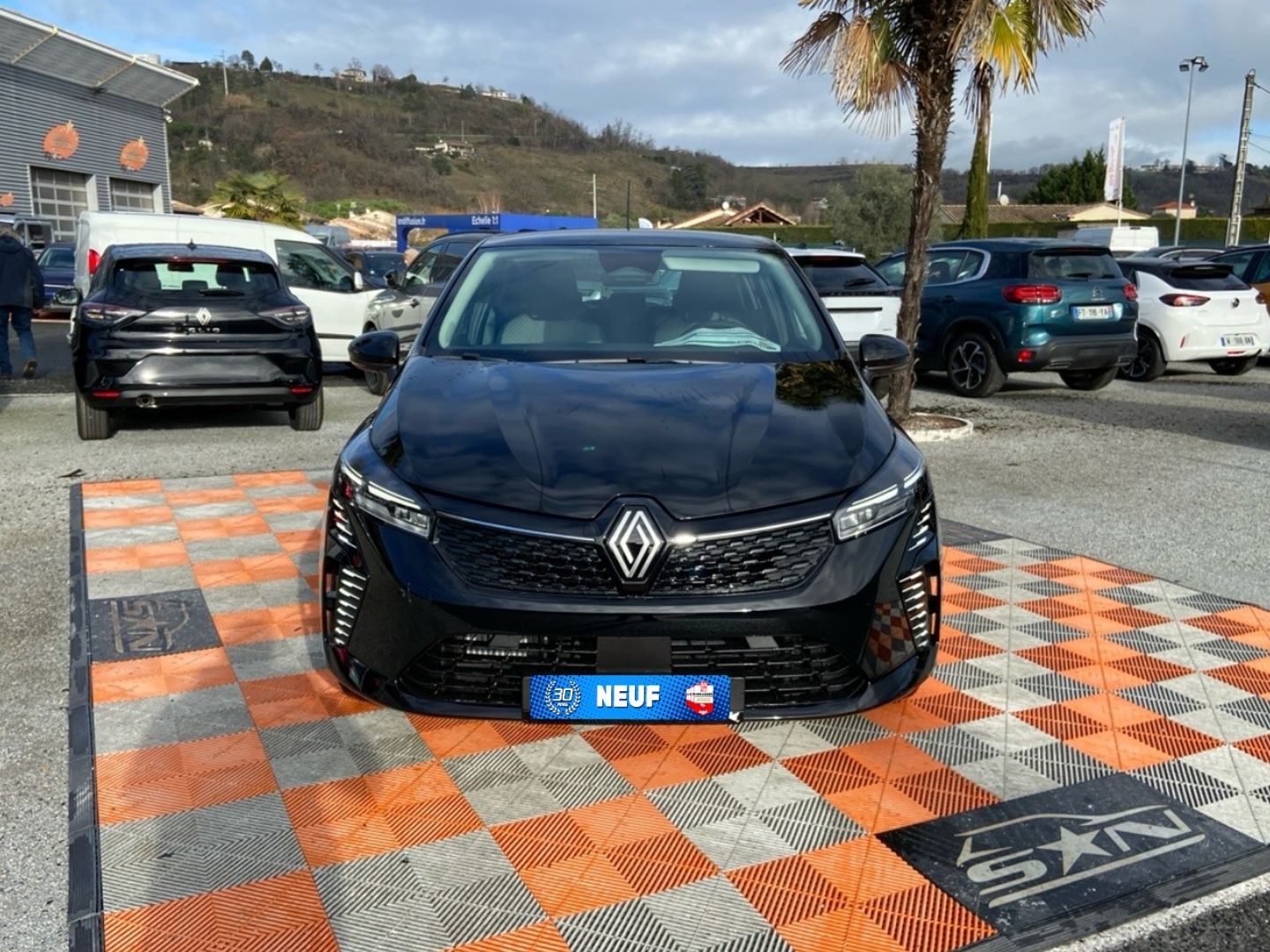 RENAULT CLIO - V DCi 100 BV6 EVOLUTION Ecran Caméra Radar