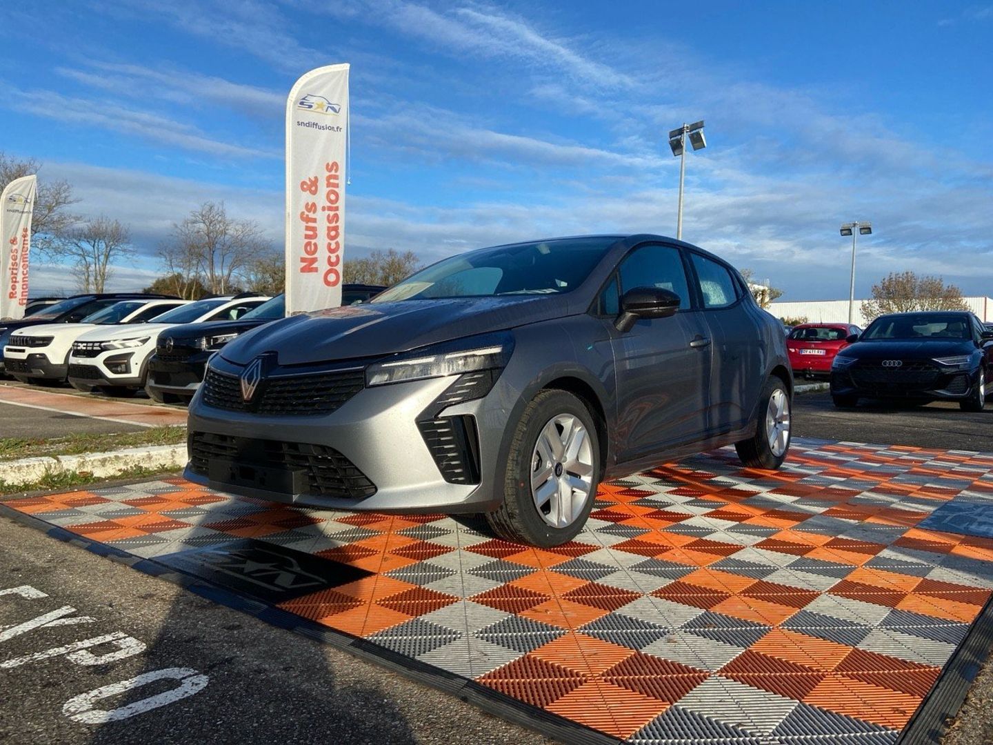 RENAULT CLIO - NEW V ECO-G 100 BV6 EVOLUTION ECRAN CAMÉRA RADAR (2024)