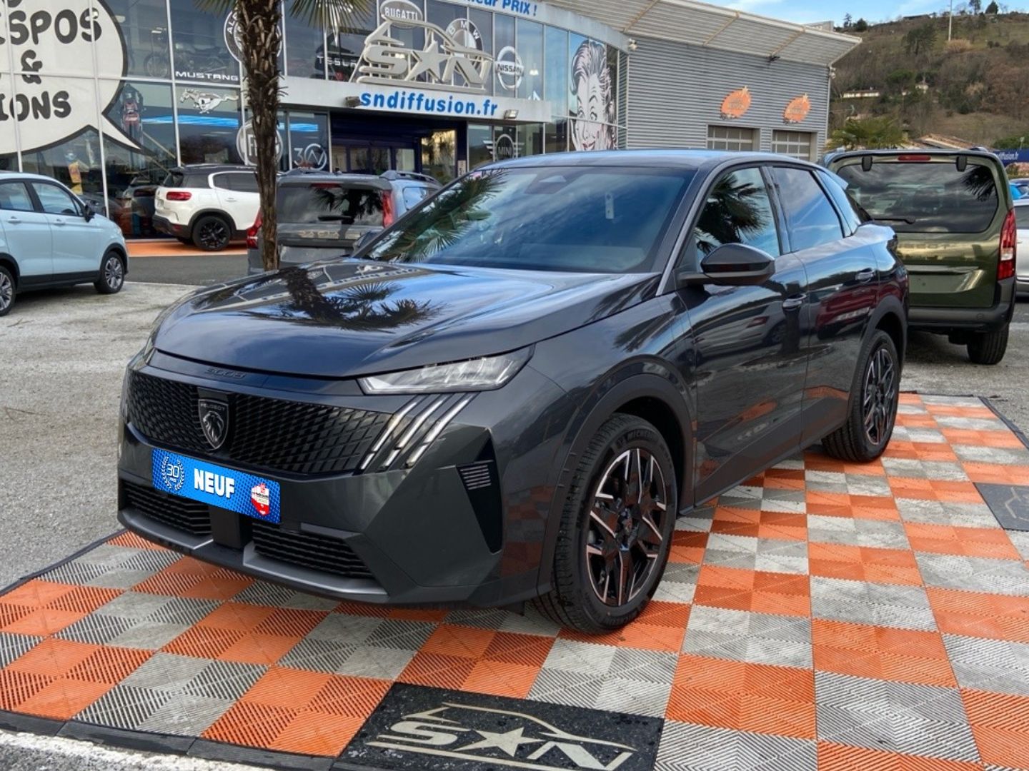 PEUGEOT 3008 - NEW Hybrid 136 e-DCS6 ALLURE PACK PANORAMIC NAVIGATION Sièges AGR