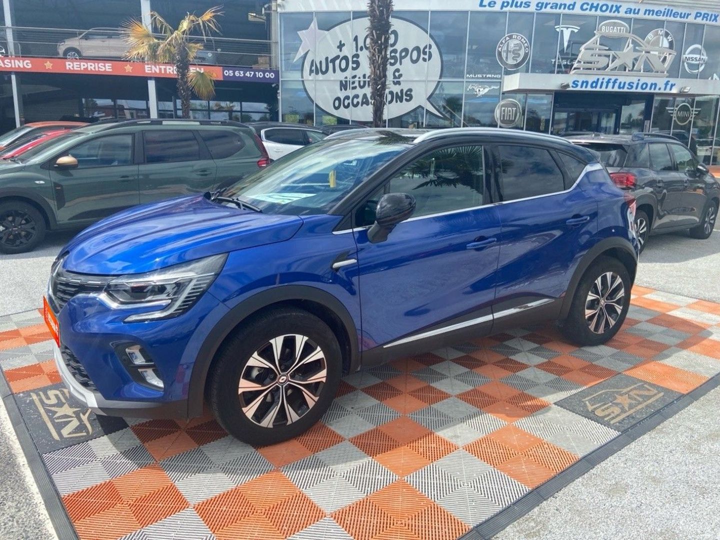 RENAULT CAPTUR - TCE 90 BV6 TECHNO GPS 9.3" CAMÉRA 360° BARRES DE TOIT (2024)