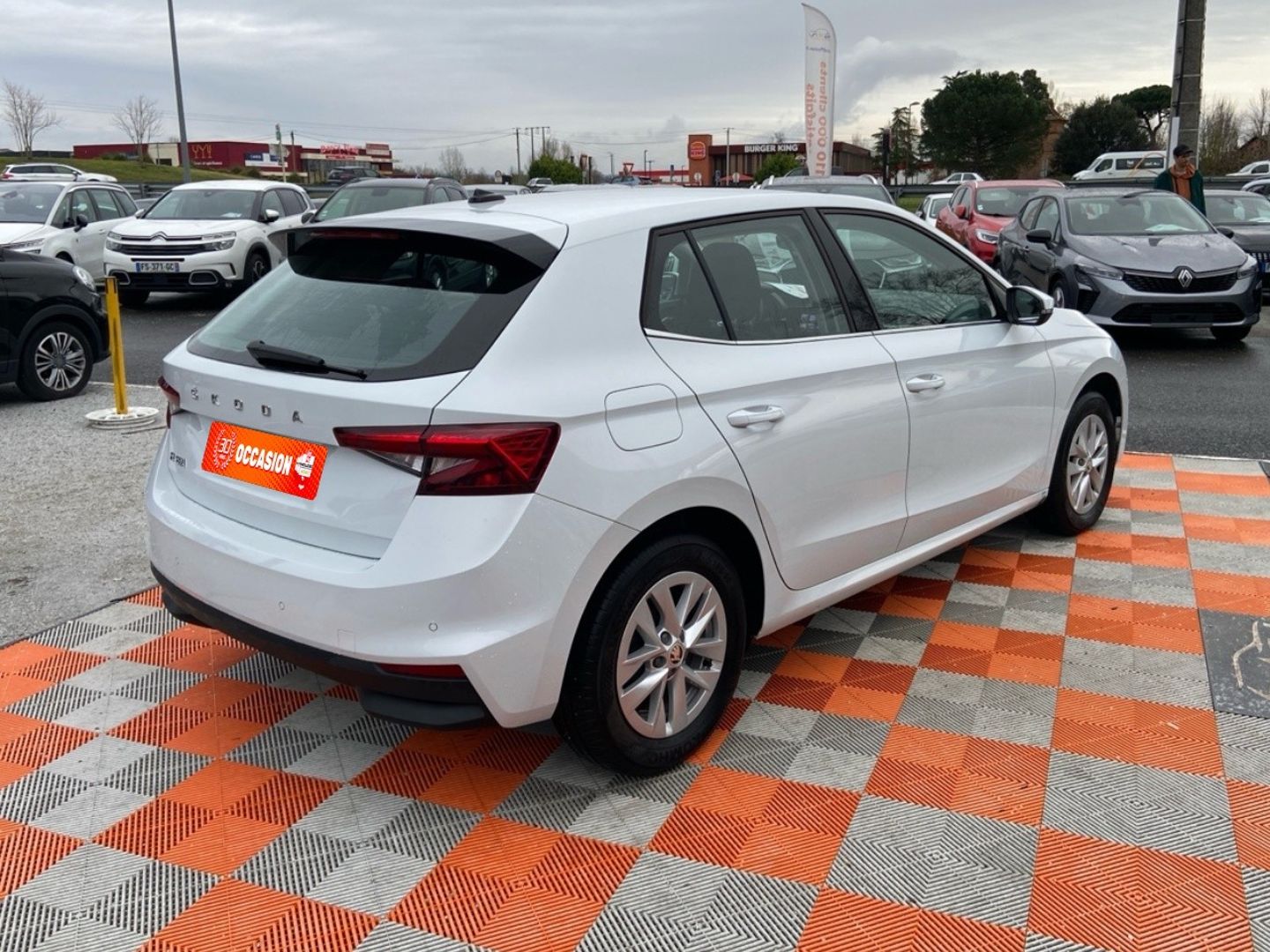 SKODA FABIA - 1.0 TSI 95 AMBITION Ecran 8" JA 15"