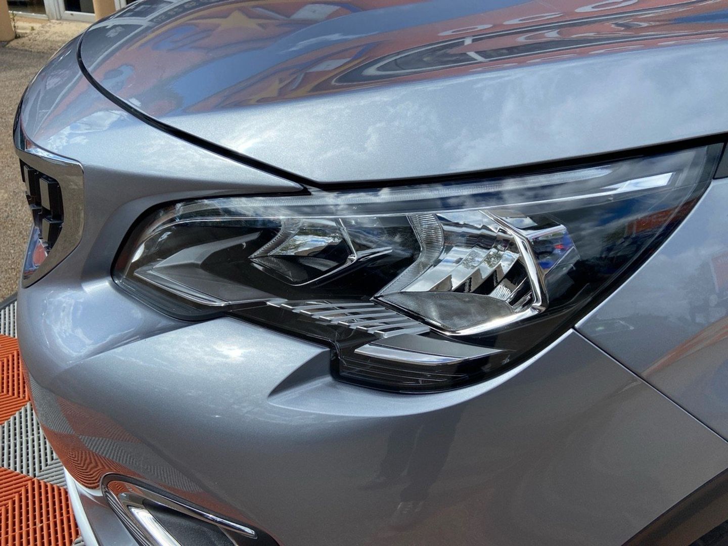 PEUGEOT 3008 - 1.2 PureTech 130 ALLURE