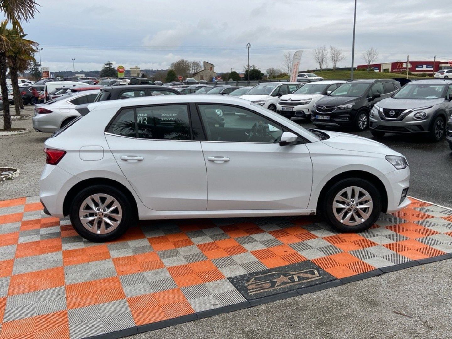 SKODA FABIA - 1.0 TSI 95 AMBITION Ecran 8" JA 15"