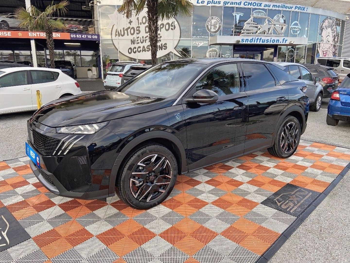 PEUGEOT 3008 - NEW Hybrid 136 e-DCS6 GT Pack Toit Ouvrant Hifi Focal Drive Assist