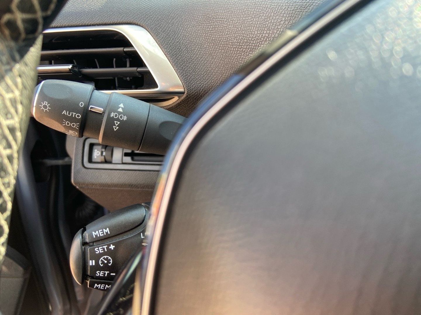 PEUGEOT 3008 - PureTech 130 BV6 Allure