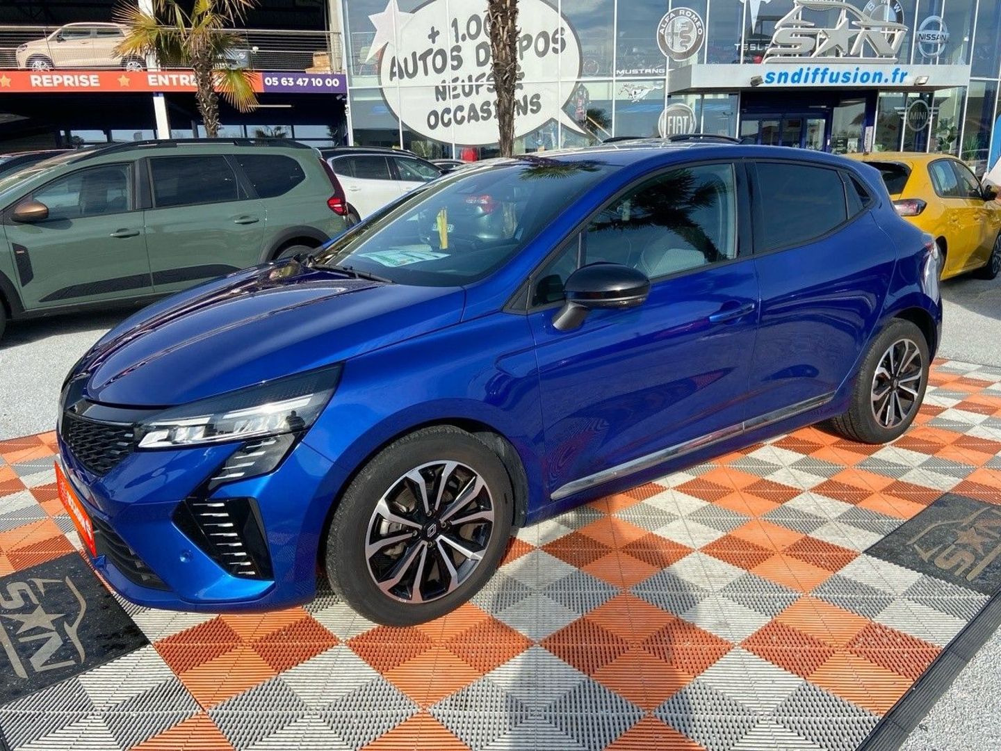 RENAULT CLIO - V TCe 90 BV6 TECHNO GPS Caméra 360° Induction