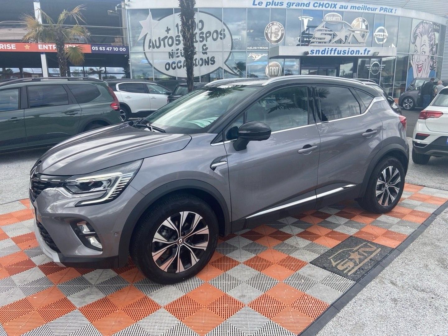 RENAULT CAPTUR - TCe 90 BV6 TECHNO GPS 9.3" Caméra 360° Barres de Toit
