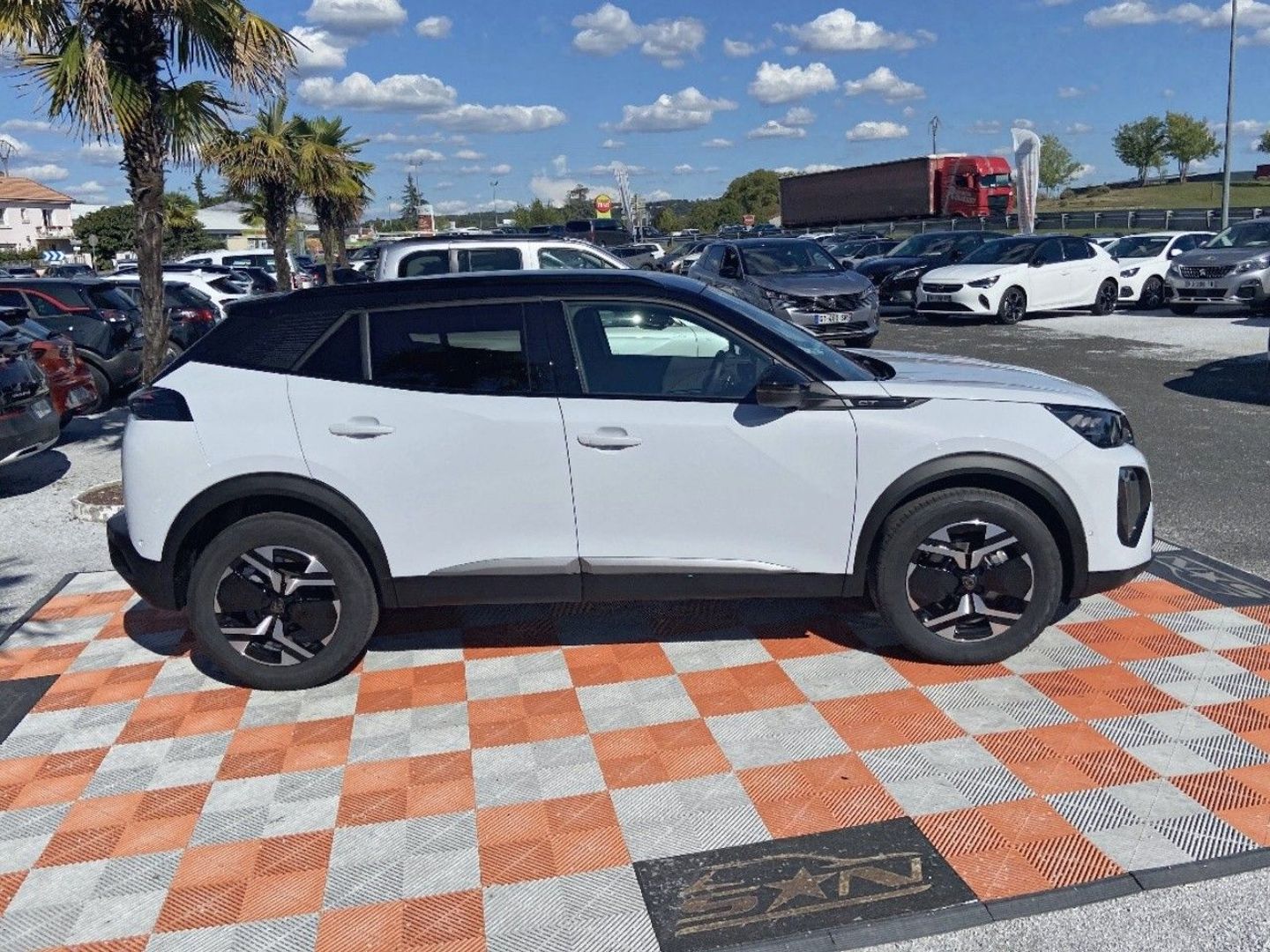 PEUGEOT 2008 - II (2) 1.2 Hybrid 145 GT e-DCS6 GPS Caméra 360°