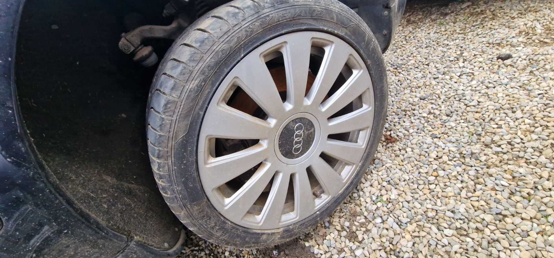 AUDI A8 - A8 4.2 L V8 TDI QUATTRO 227 cv POUR PIECES