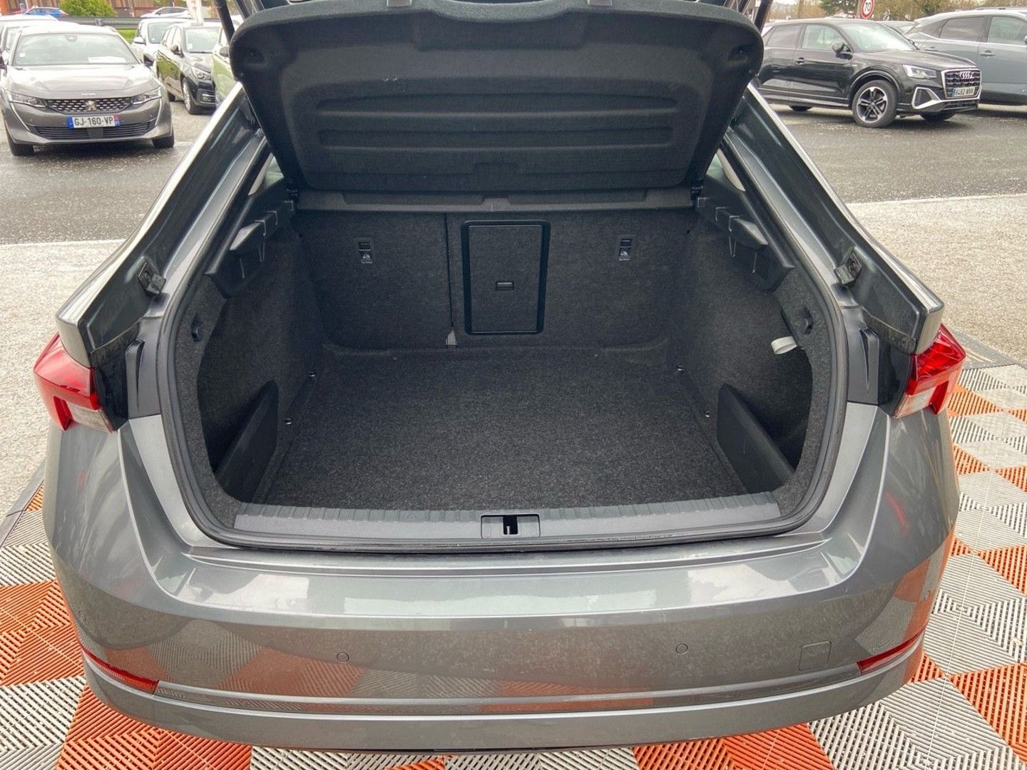 SKODA OCTAVIA - 2.0 TDI 115 BV6 SELECTION Caméra