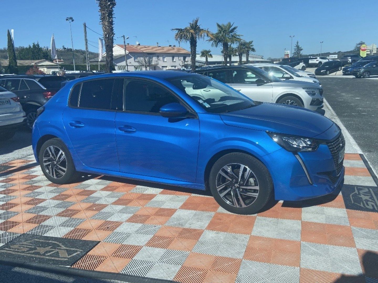 PEUGEOT 208 - PureTech 100 BV6 ALLURE Caméra