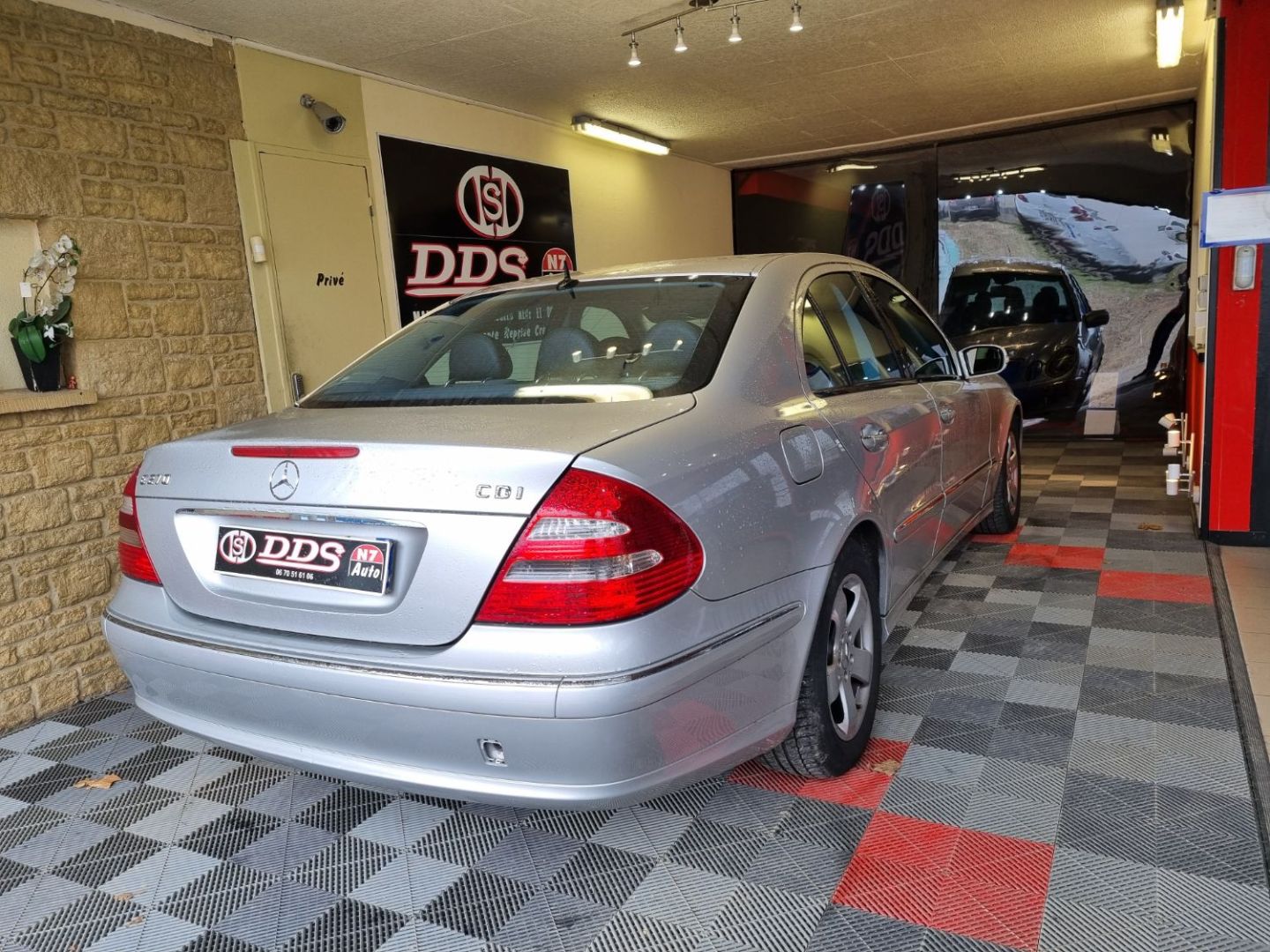 MERCEDES-BENZ CLASSE E III (W211) - TRES BELLE 2.7CDI Avangarde