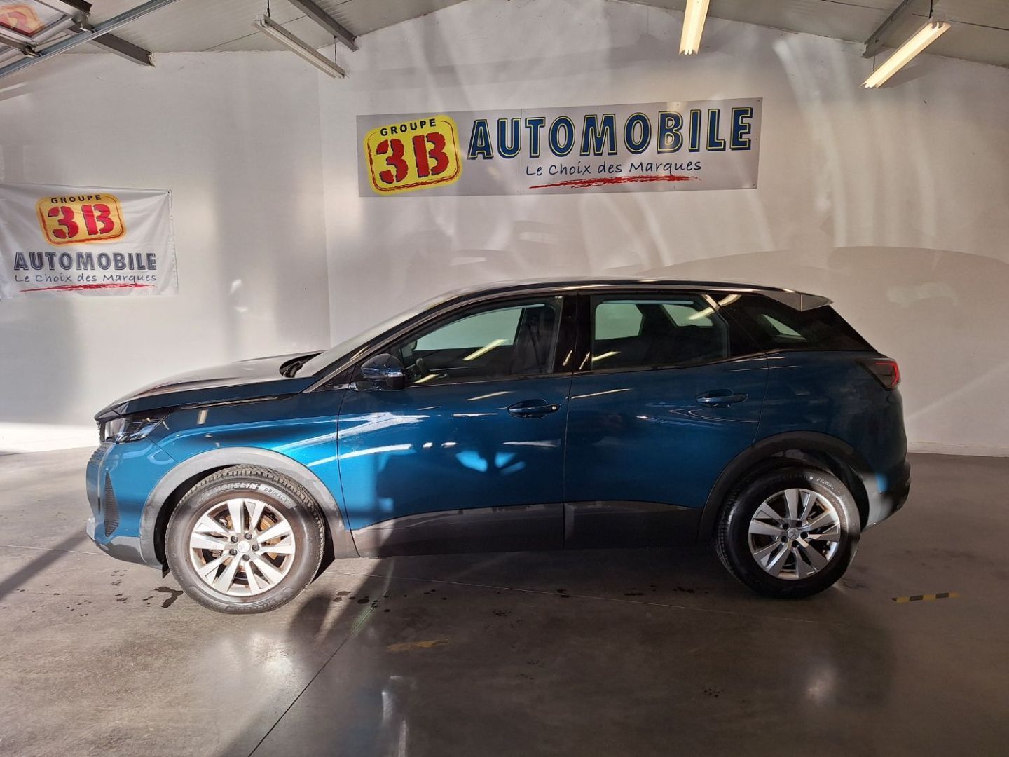 PEUGEOT 3008 - 1.5 BlueHDi 130chEAT8 Business +