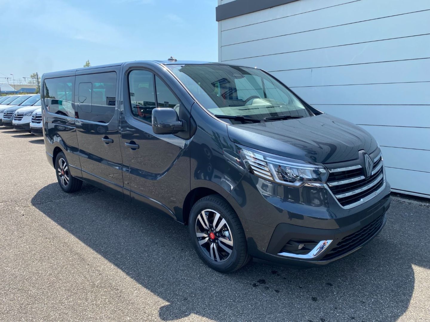 RENAULT NOUVEAU TRAFIC COMBI GRAND TECHNO BLUE DCI 150 GSR2 EDC