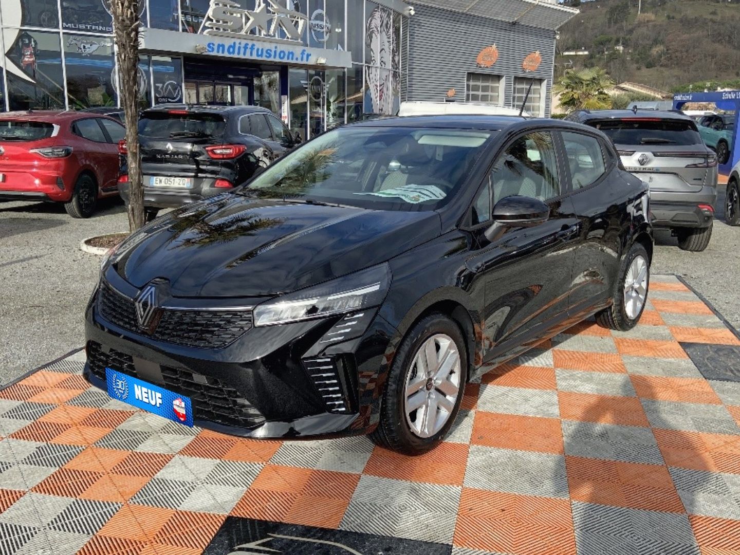 RENAULT CLIO - V DCi 100 BV6 EVOLUTION Ecran Caméra Radar