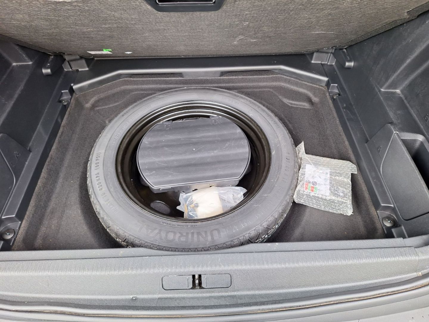 PEUGEOT 3008 - 1.5 BlueHDi 130chEAT8 Business +