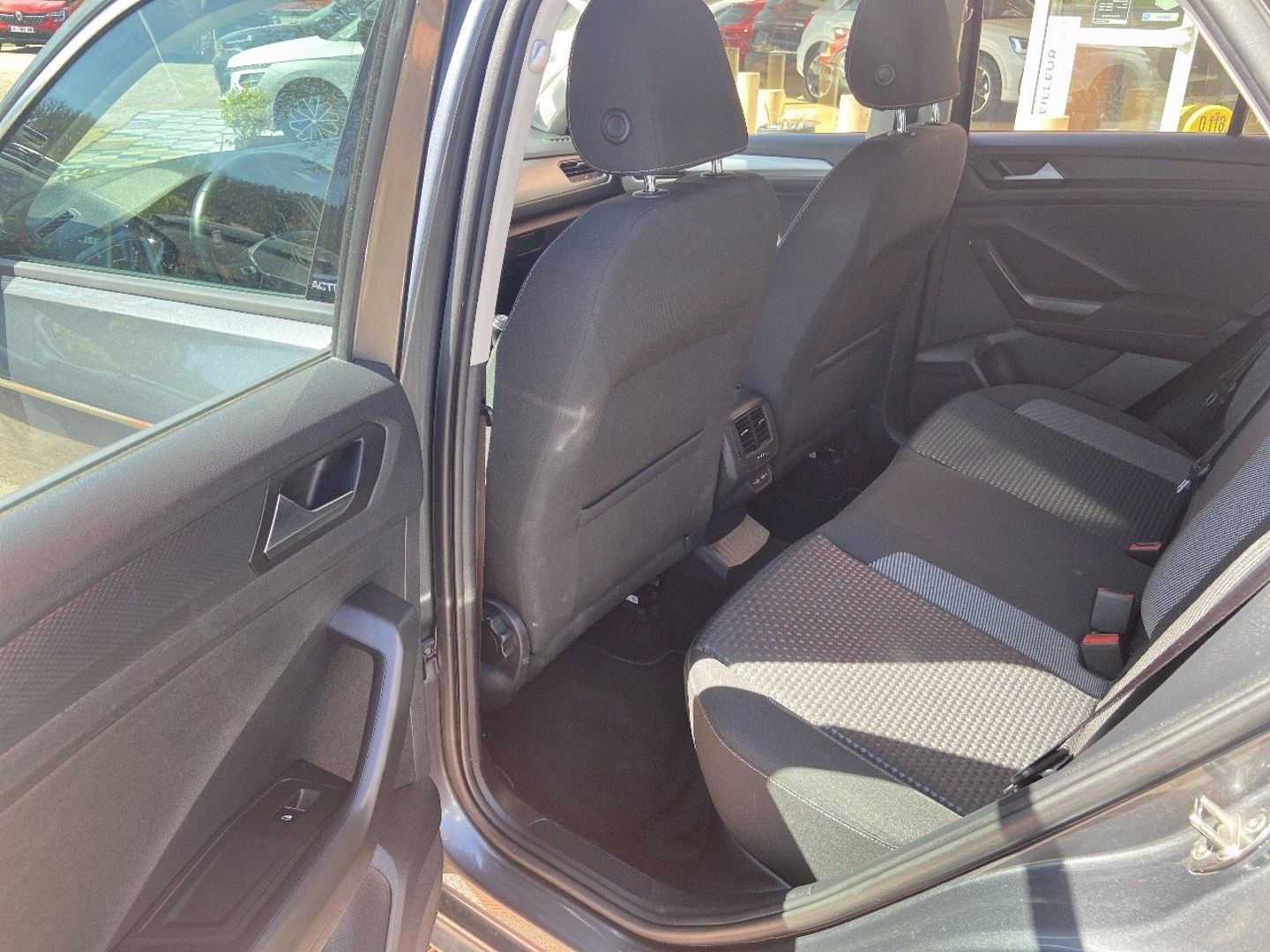 VOLKSWAGEN T-ROC - 2.0 TDI 115 BV6 ACTIVE