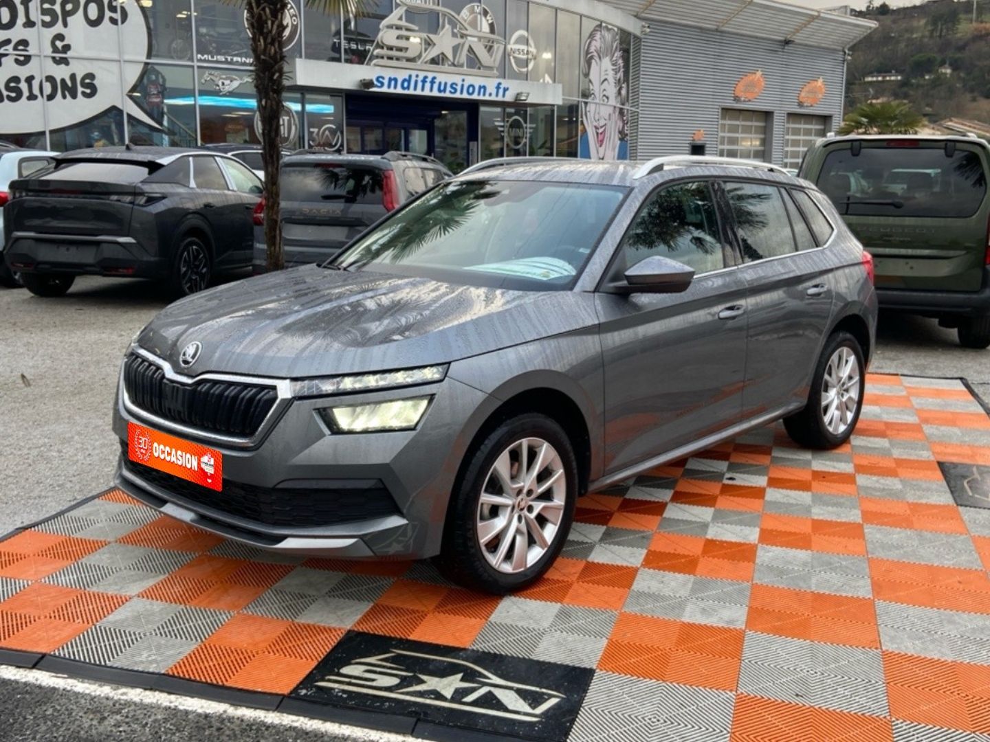 SKODA KAMIQ - 1.0 TSI 110 BV6 AMBITION Caméra Cockpit JA 17"