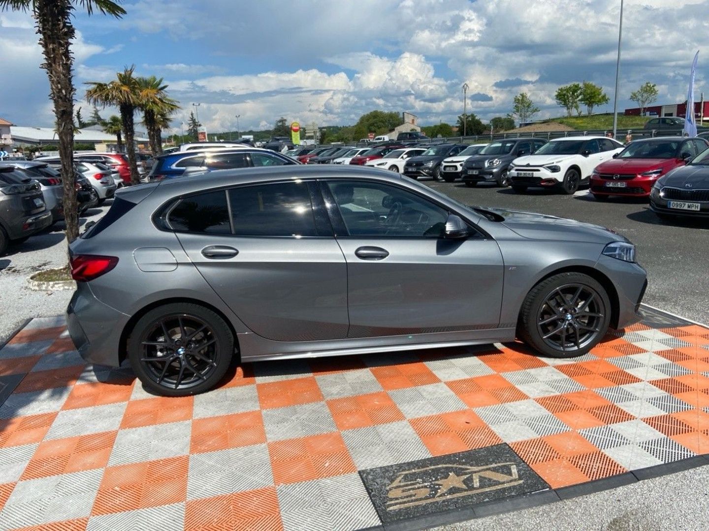 BMW SERIE 1 - 118iA 136 DKG7 M SPORT GPS Pro Caméra JA 18" Keyless