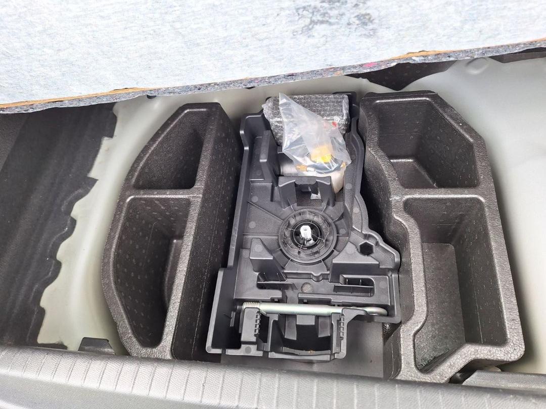 PEUGEOT 208 - puretech 75 active business