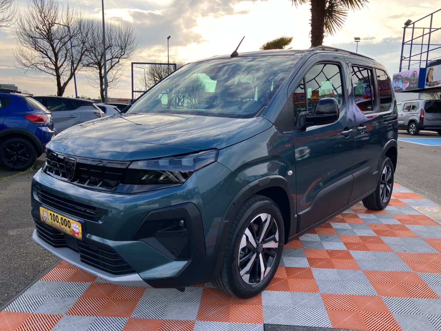 PEUGEOT RIFTER - BlueHDi 130 EAT8 GT Pack Techno & Connect