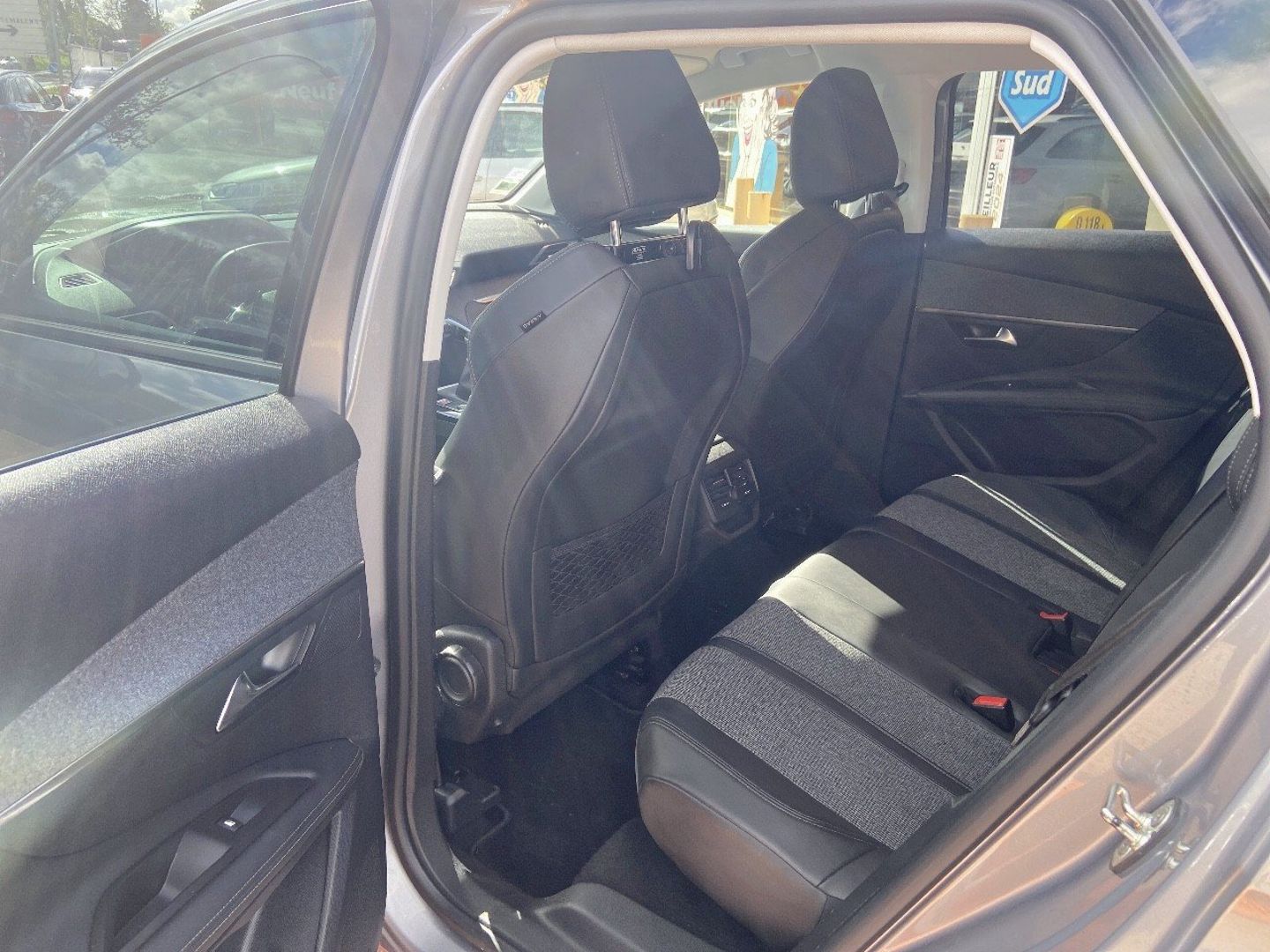 PEUGEOT 3008 - 1.2 PureTech 130 ALLURE