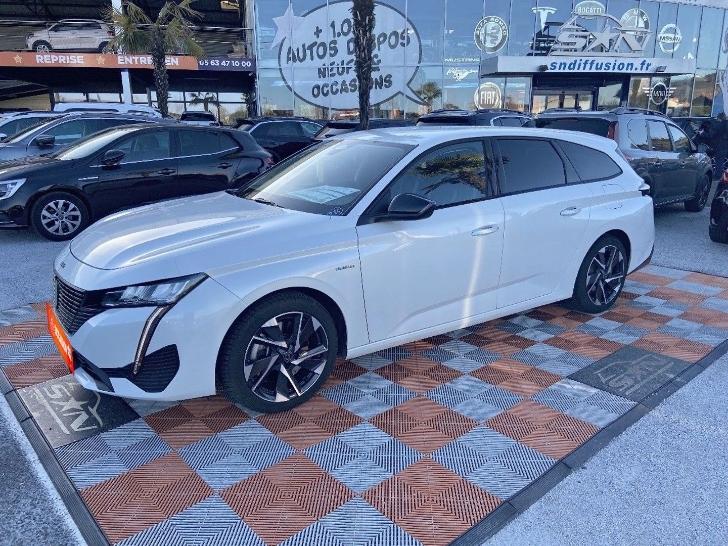 PEUGEOT 308 SW - NEW HYBRID 180 e-EAT8 ALLURE PACK GPS Caméra