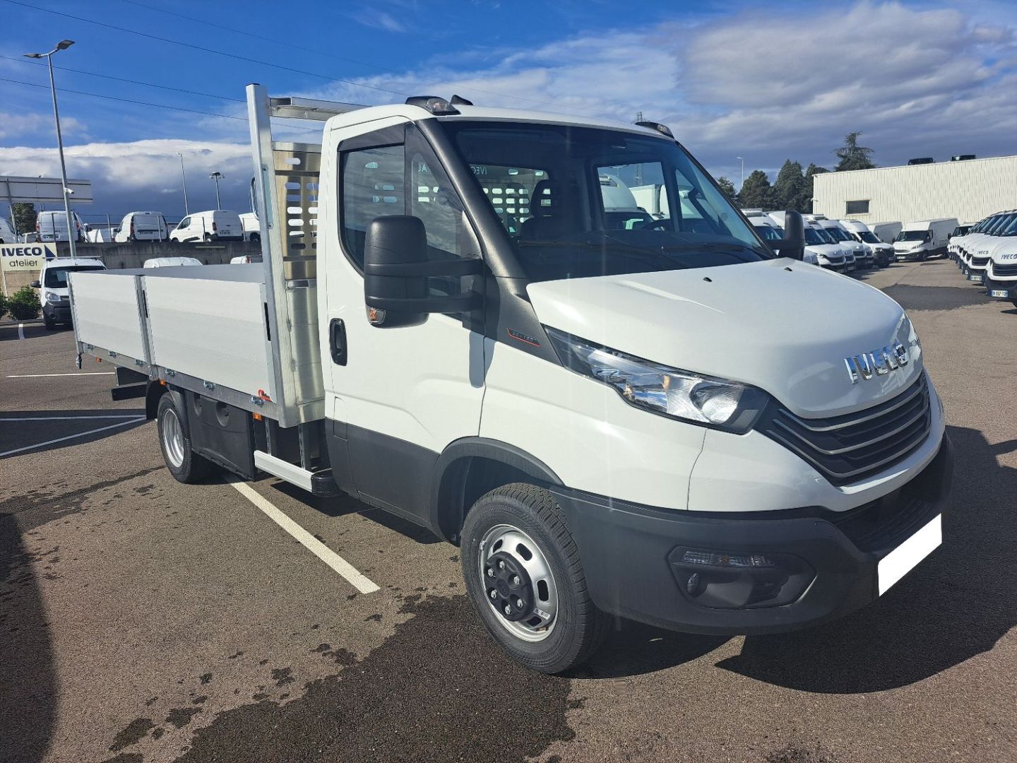 IVECO DAILY - 35C16 PLATEAU 4M FACADIER 49500E HT