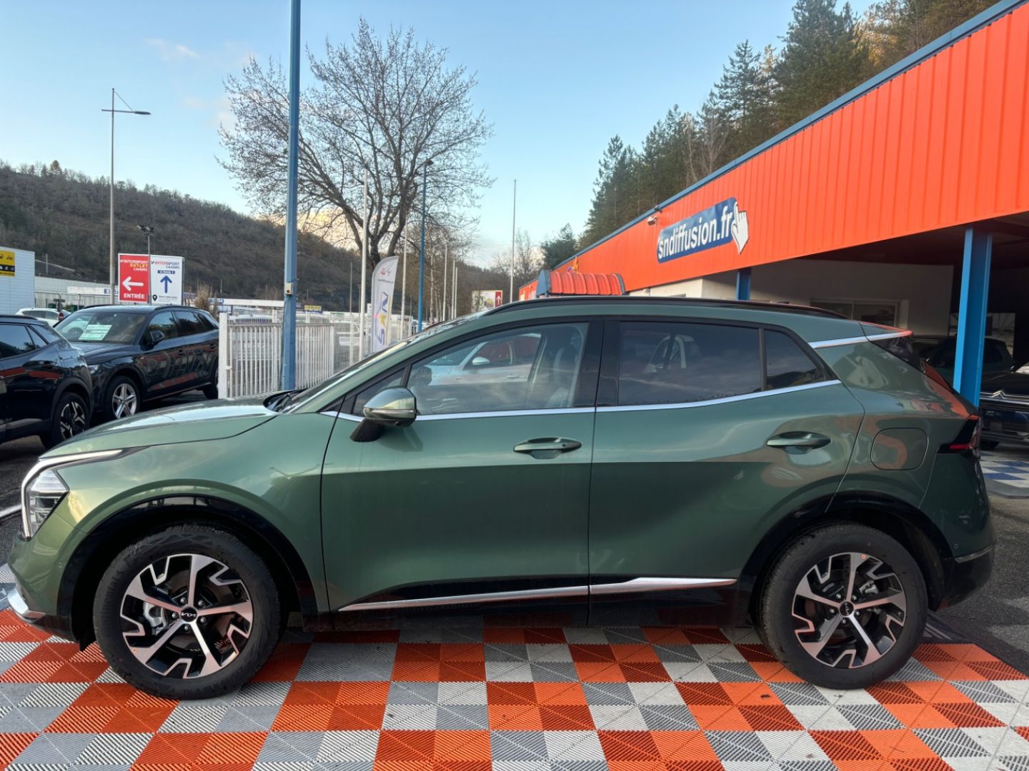KIA SPORTAGE - 1.6 T-GDI HEV 230 BVA6 ACTIVE PACK LUXE Toit Caméra 360°