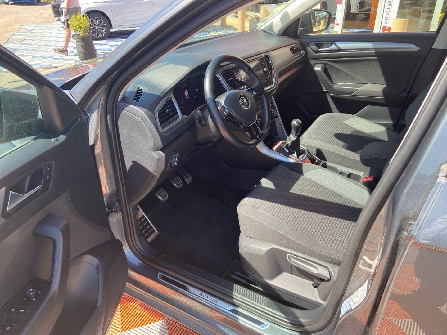 VOLKSWAGEN T-ROC - 2.0 TDI 115 BV6 ACTIVE