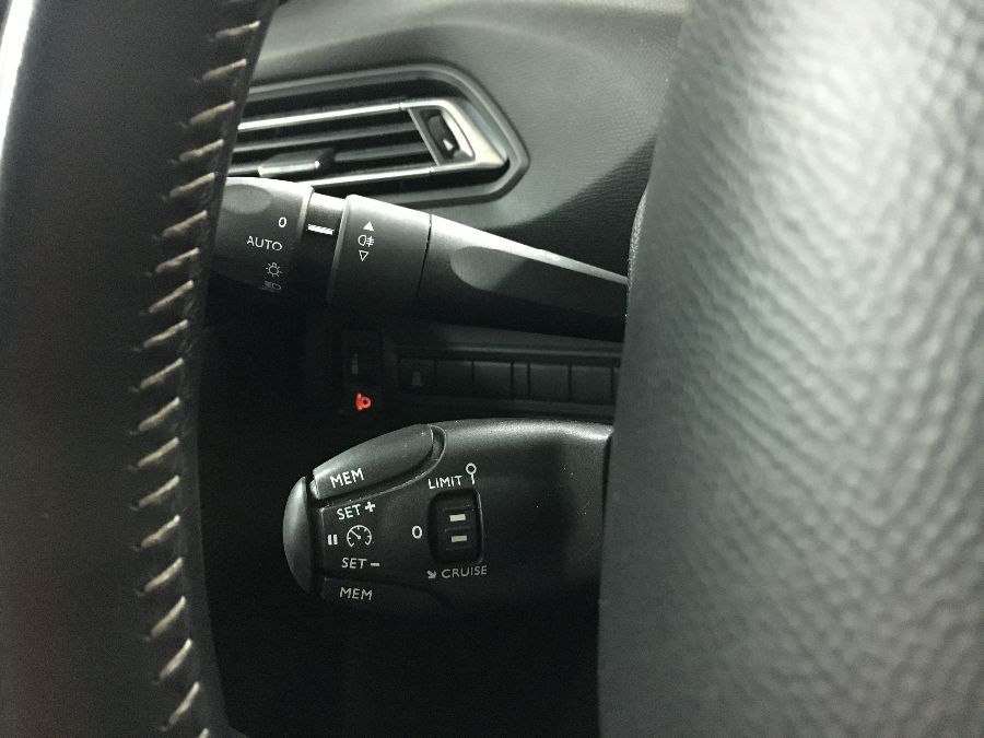 PEUGEOT 308 - 1.6 HDi 92 BUSINESS PACK