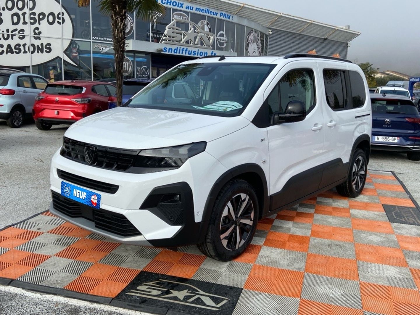 PEUGEOT RIFTER BlueHDi 130 EAT8 GT Pack Techno & Connect GPS ADML Grip