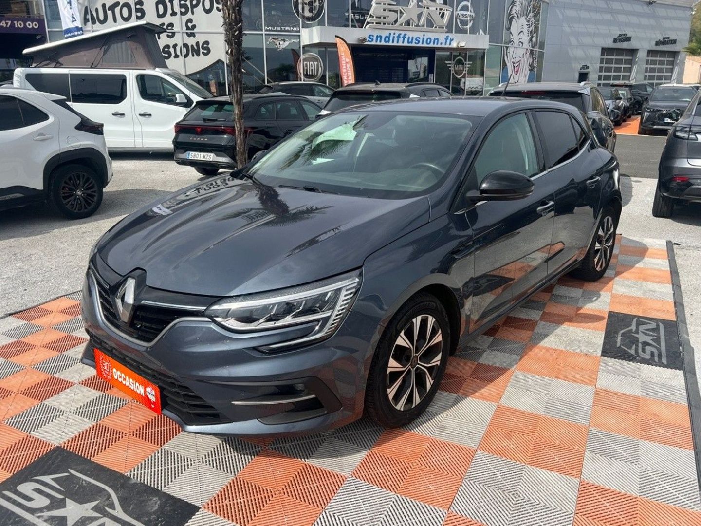 RENAULT MEGANE Blue dCi 115 BV6 LIMITED GPS Caméra JA 16" Diamantées