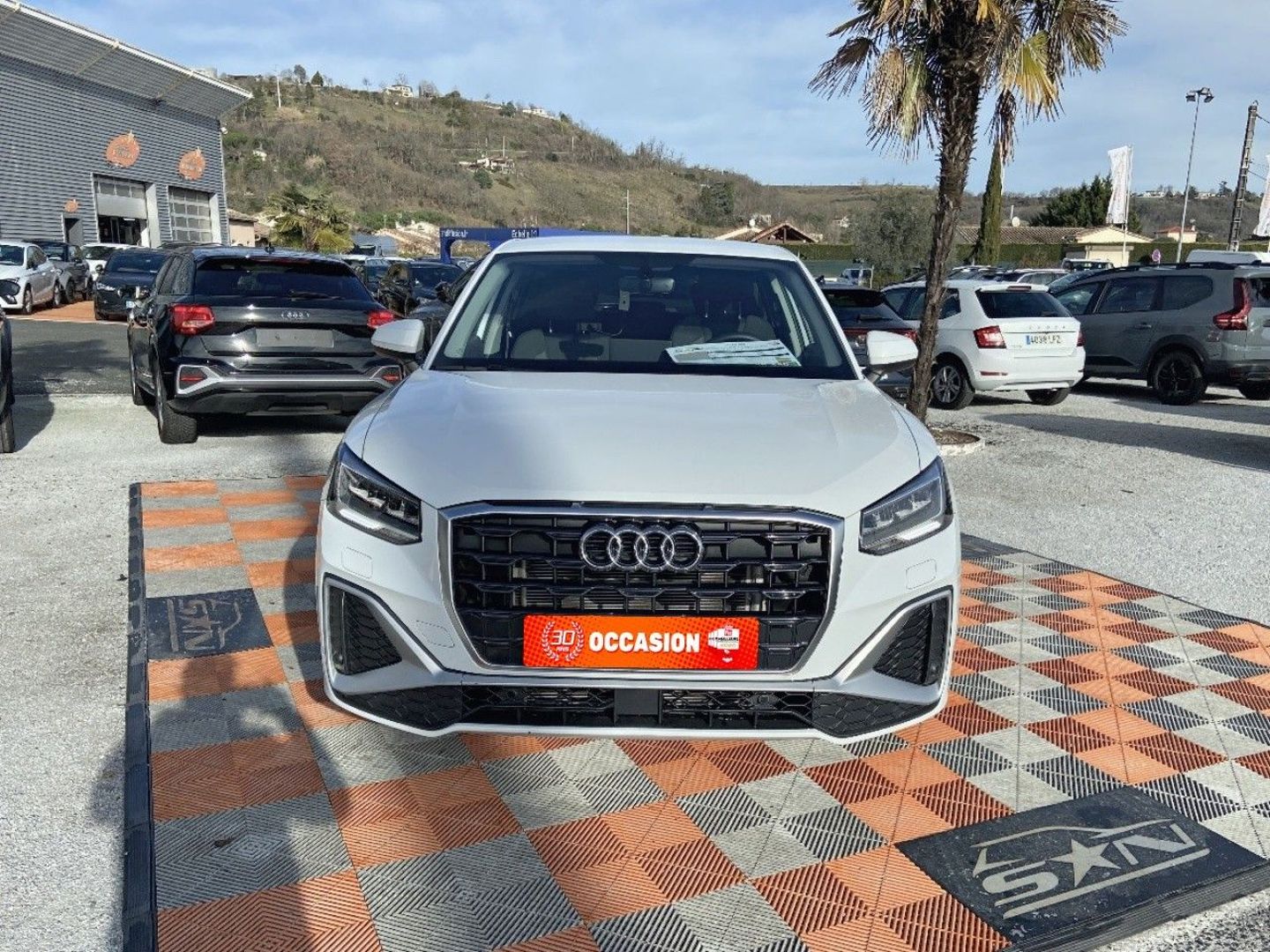 AUDI Q2 - 30 TFSI 110 BV6 S LINE Ext. GPS Caméra JA 18"