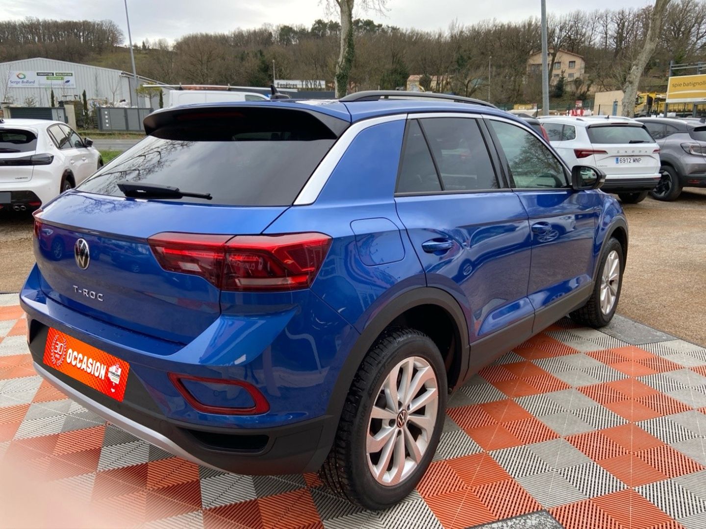 VOLKSWAGEN T-ROC - 1.0 TSI 110 BV6 LIFE PLUS JA 17" Barres