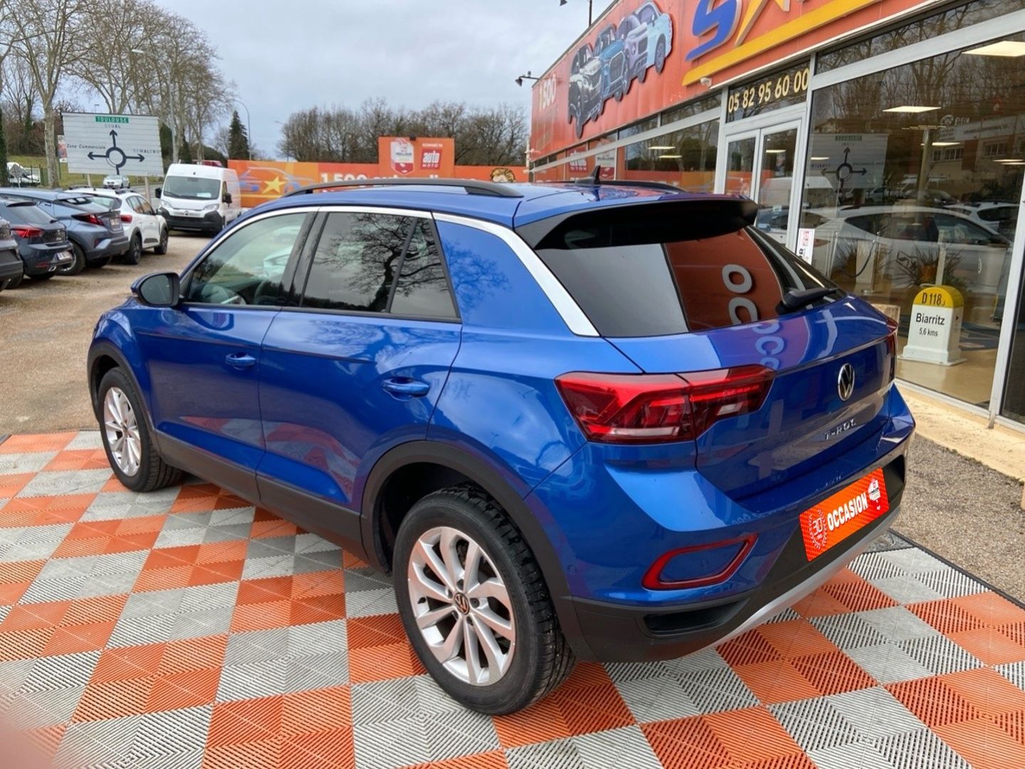 VOLKSWAGEN T-ROC - 1.0 TSI 110 BV6 LIFE PLUS JA 17" Barres