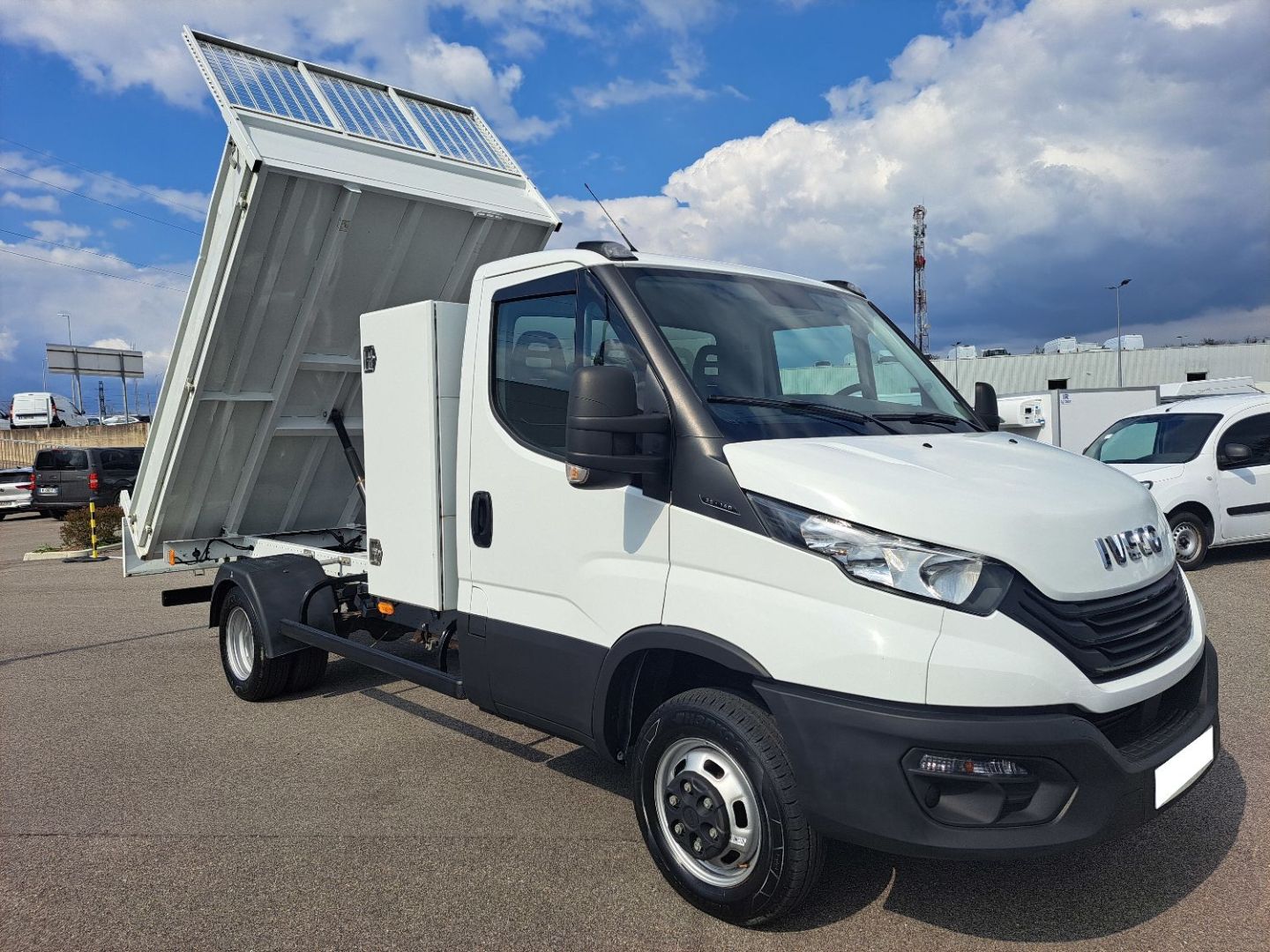 IVECO DAILY 35C14 BENNE