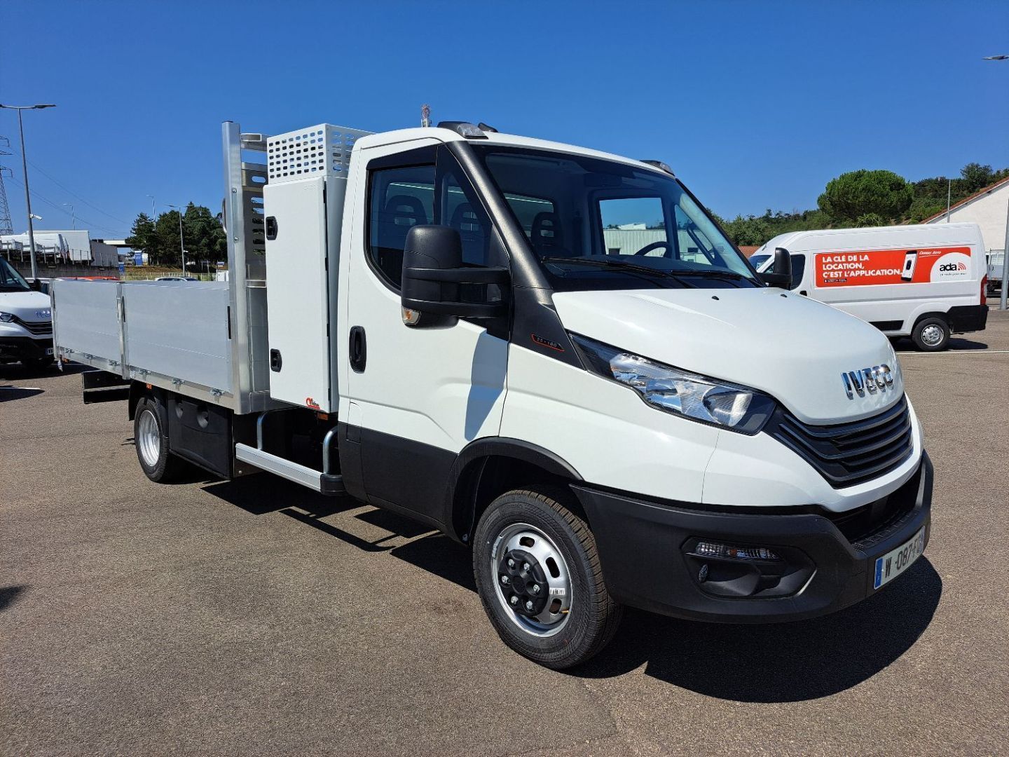 IVECO DAILY - 35C16 PLATEAU COFFRE FACADIER